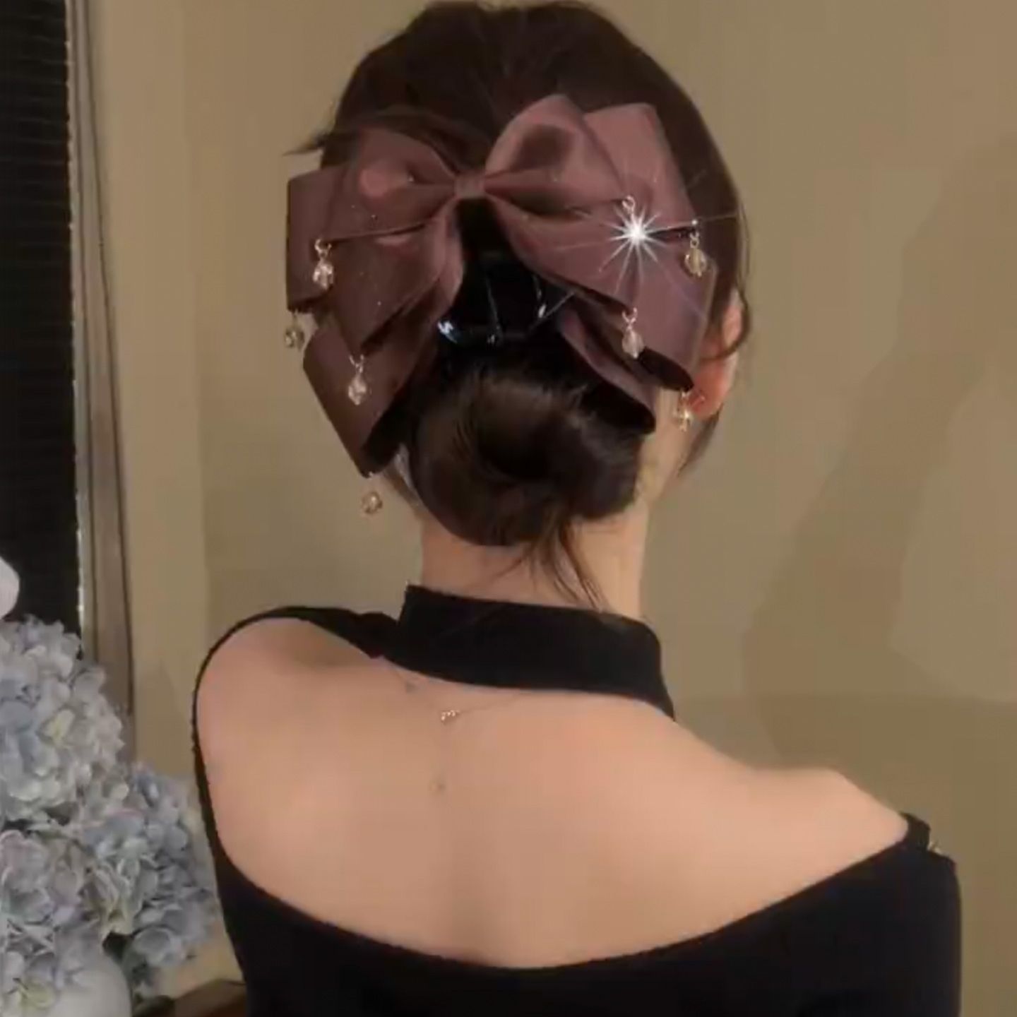 The dazzling starry sky, the bow-shaped hairpin, the beautiful and romantic, the shiny tassel hair accessory, the light luxury, the satin hairpin, the New Year's red hairpin Specification image