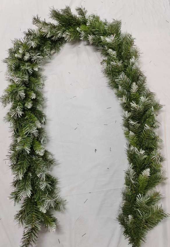 Handicrafts, gifts, plant handicrafts, woven flower baskets, napkin rings, artificial reeds, a pot of flowers, creative handcrafted decorations details Picture