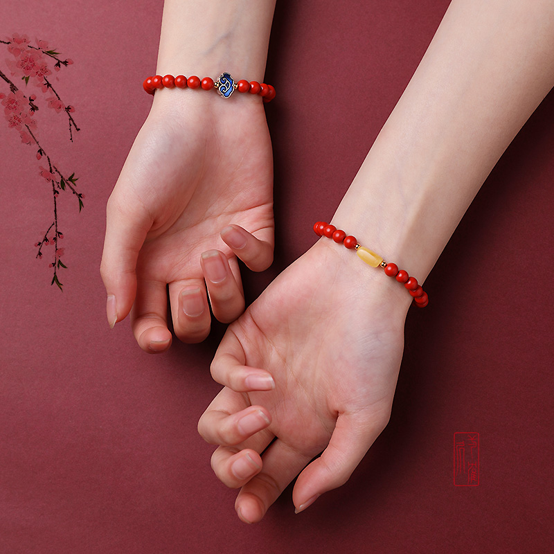 Wholesale of various wooden handicrafts, table displays, wooden boxes, storage boxes, photo frames, message holders, and creative decorative items