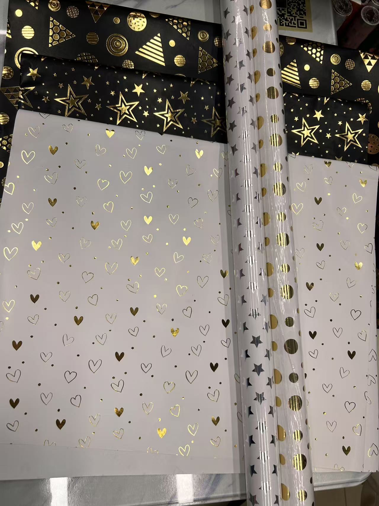 Gift wrapping paper Hotstamp paper 烫金纸 undefined