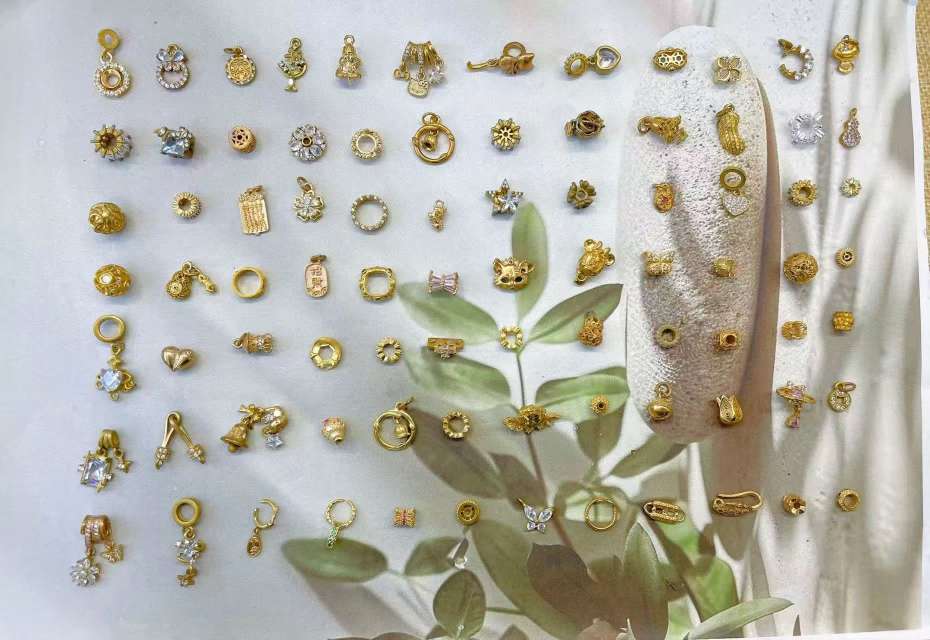 European and American cross-border best-selling personalized and fashionable necklace pendants, European and American trendy hip-hop necklace pendants and accessories Application Scenario