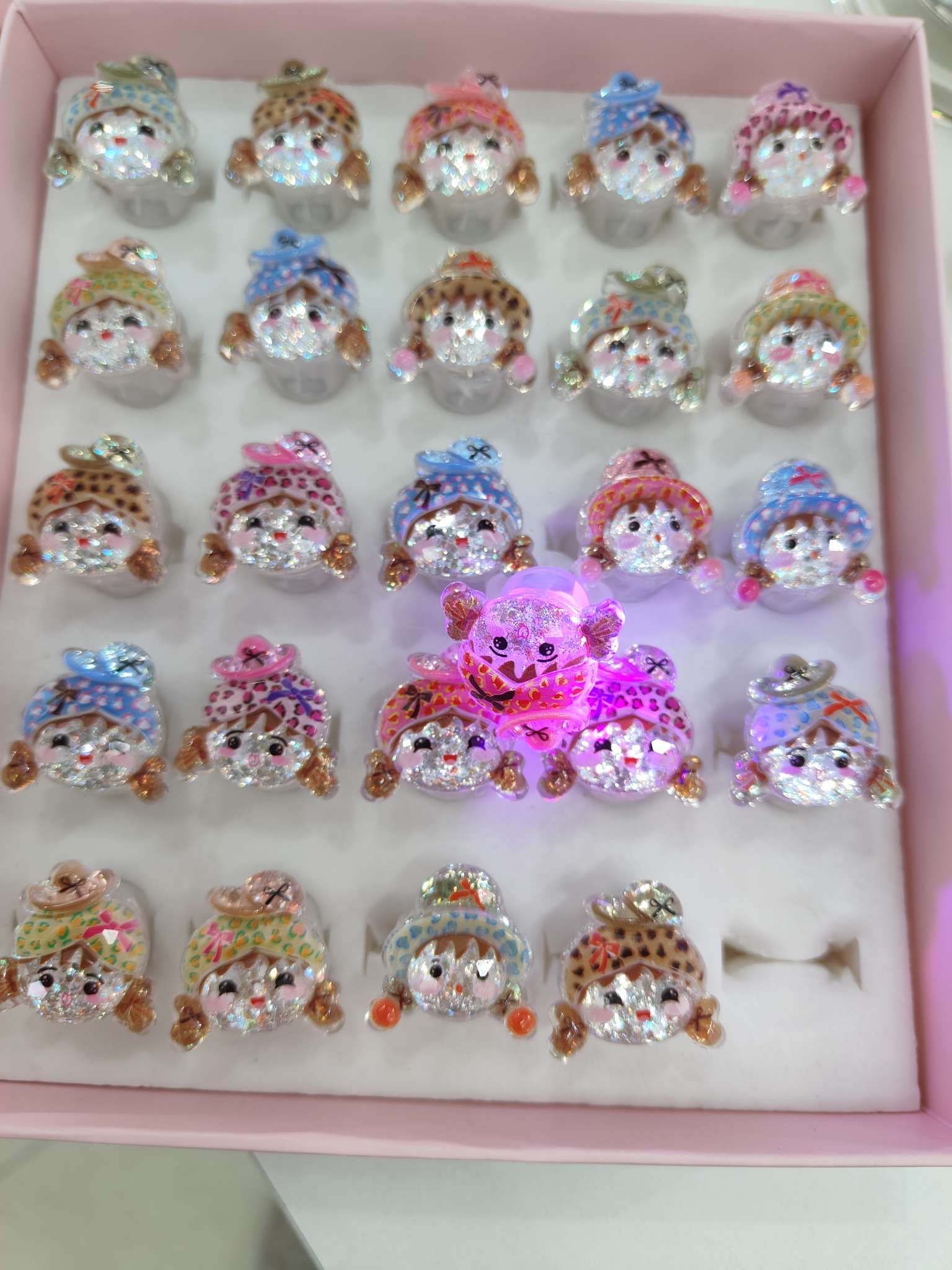 发光儿童玩具电子发光玩具夜光摆摊创意趣味益智玩具适合儿童娱乐