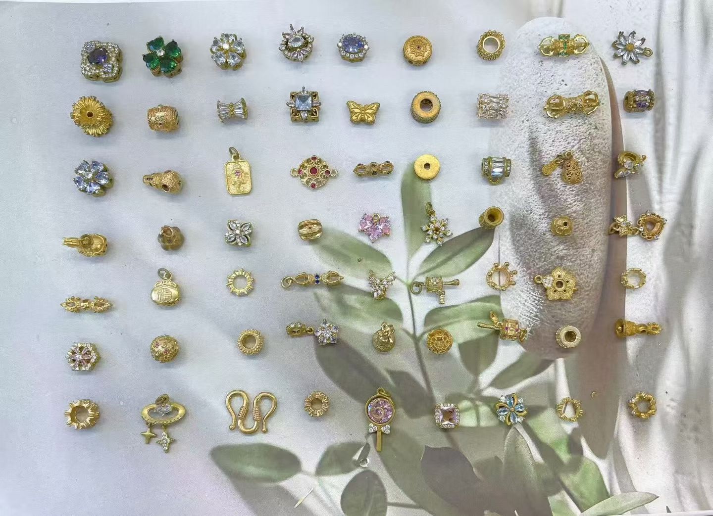 European and American cross-border best-selling personalized and fashionable necklace pendants, European and American trendy hip-hop necklace pendants and accessories Item Picture