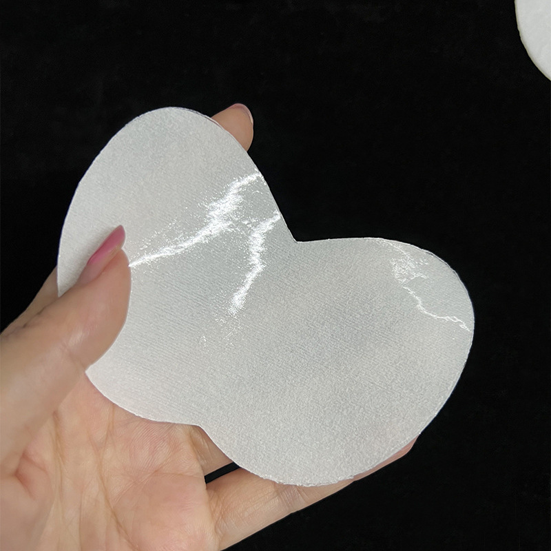 Customized cross-border export women's skin chest patch non-woven fabric hydrogel sticky portable easy-tear lacing lotion Application Scenario