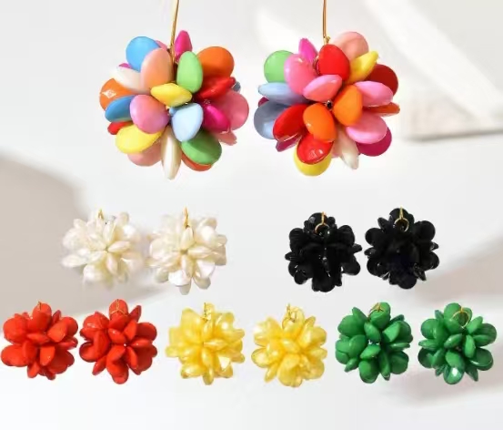 新款手工彩色磨砂花球长款鱼钩耳钉耳饰夸张流行百搭甜美简约时尚复古风 海边度假波西米亚风手工编织，甜美时尚百搭产品图