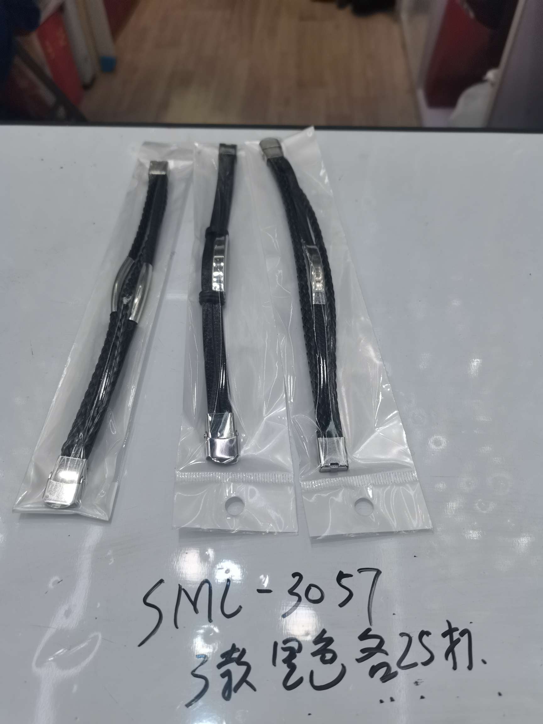 Hip-hop style, European and American style, magnetic ring bracelet, crystal bracelet, arm ring, fashionable jewelry, trendy accessories, arm details Picture