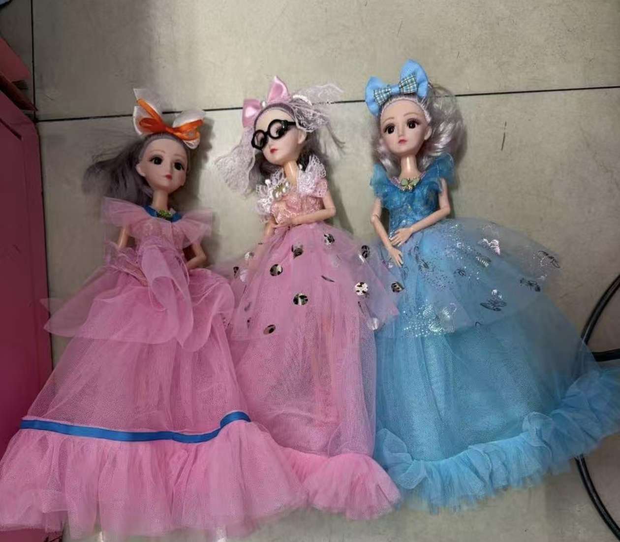 艾妮娃娃，米雪儿娃娃，钥匙扣，电动娃，灯笼娃娃，芭比娃娃玩具套装俄罗斯套娃拉布公仔毛绒娃娃儿童礼物趣味玩偶