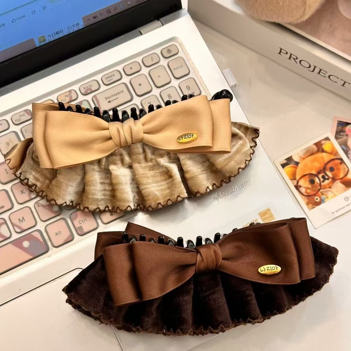 High-end and exquisite velvet skirt hem, bow, banana clip, girls' school style high ponytail, vertical semi-tied hair clip, hair accessory, hair clip
