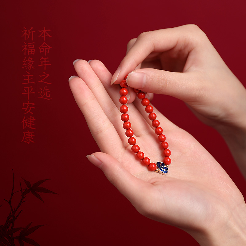 Wholesale of various wooden handicrafts, table displays, wooden boxes, storage boxes, photo frames, message holders, and creative decorative items details Picture