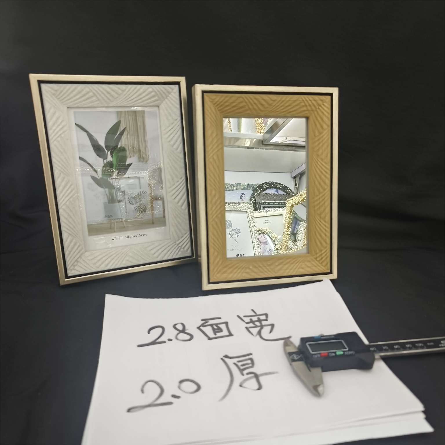 Creative handicrafts, book lamps, 3D paper-cut greeting cards, graduation gifts, TV sets, glowing cultural and creative gifts Specification image