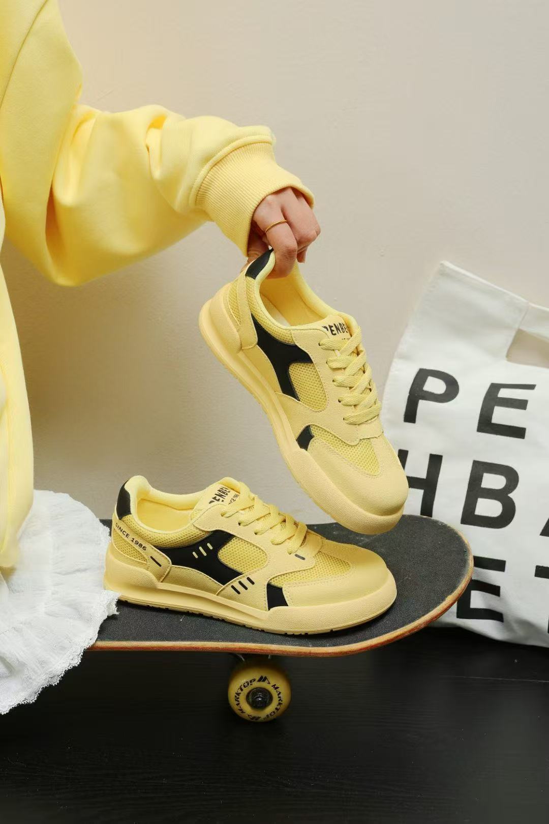Wholesale and retail of 11312 Renben Canvas Shoes and two-color sports shoes Specification image