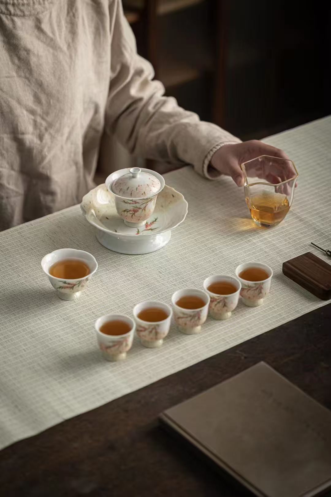 白瓷手绘瑞秋系列9头套组配礼盒商务礼品茶具套装