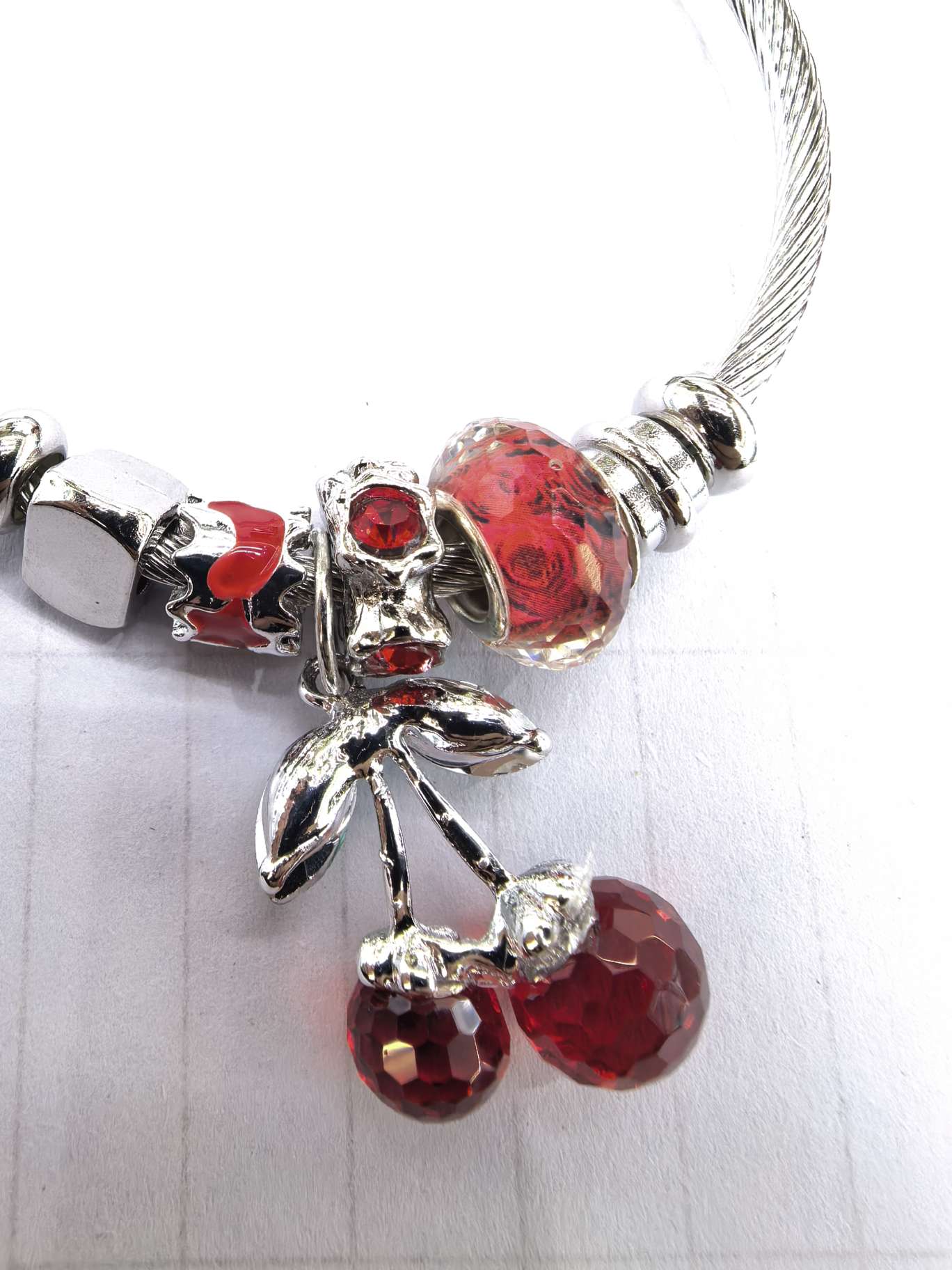 不锈钢手链 钢色手链 可做金色 樱桃挂件 最新流行手链