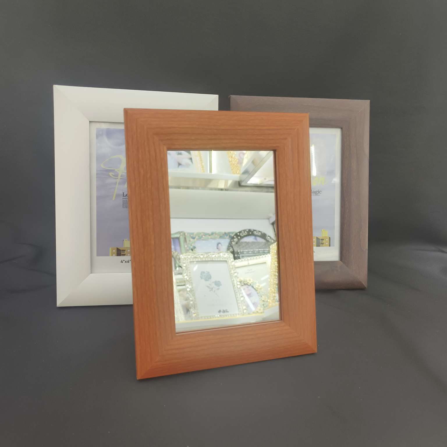 Creative handicrafts, book lamps, 3D paper-cut greeting cards, graduation gifts, TV sets, glowing cultural and creative gifts