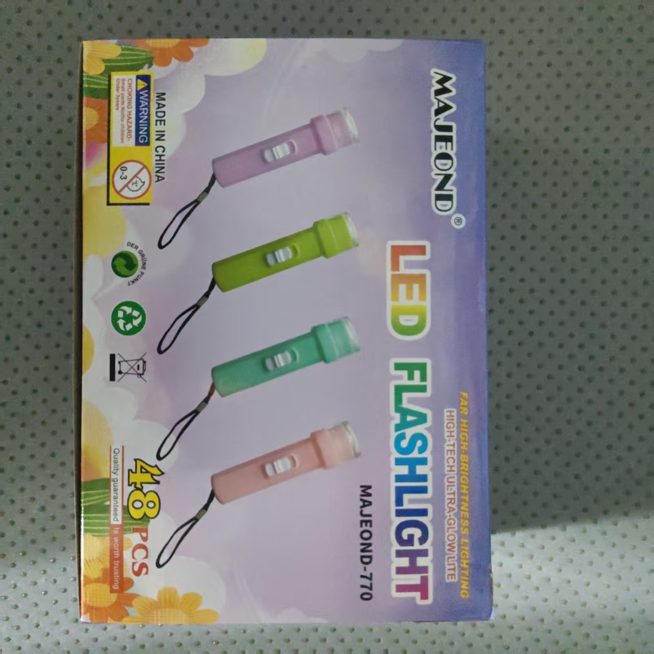 Mini flashlights brighten up life in a colorful way. Portable design makes you feel more at ease when carrying them around. 770 manufacturer wholesale Application Scenario