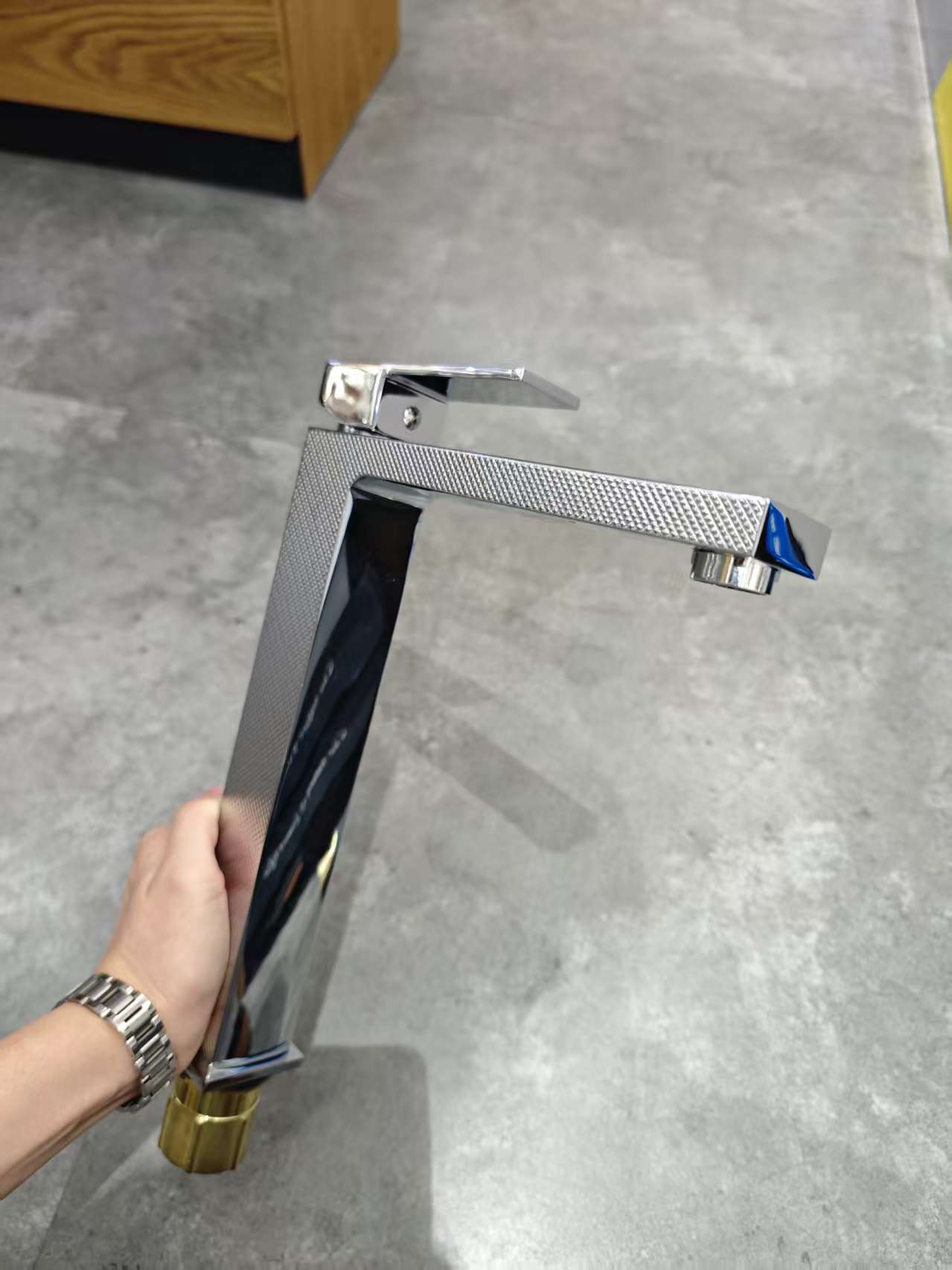现代化简约水龙头琉璃金属龙头高面盆龙头