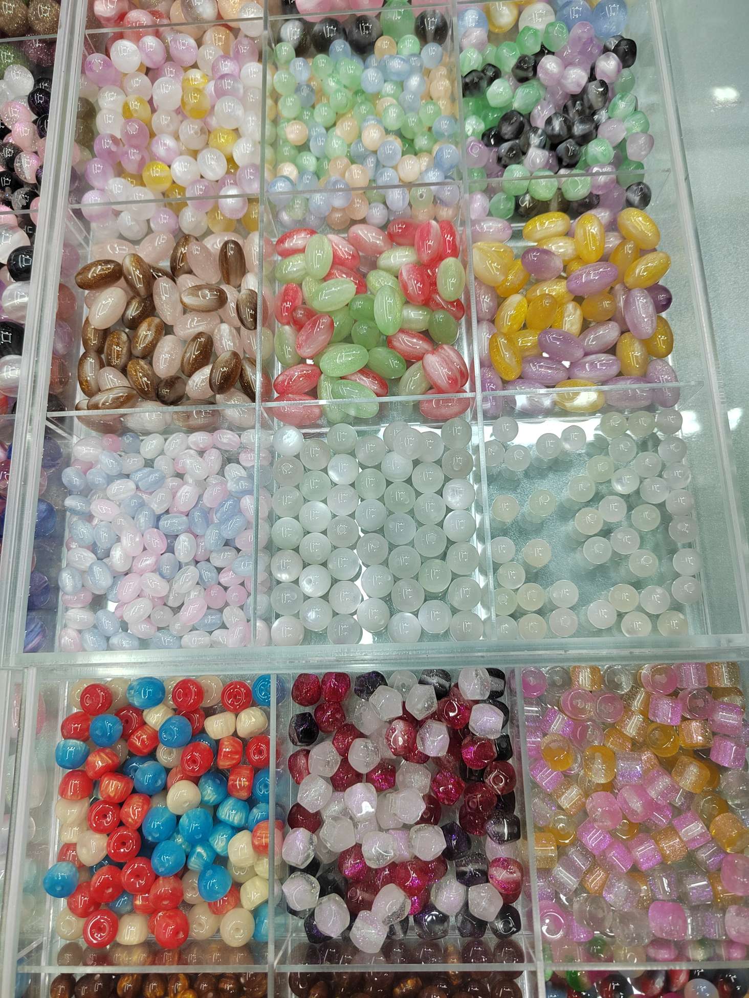 时尚饰品配件散珠串珠天然珍珠木珠手工DIY材料多色多款，光变猫眼，在紫外线的照射下，可变各种各样颜色！