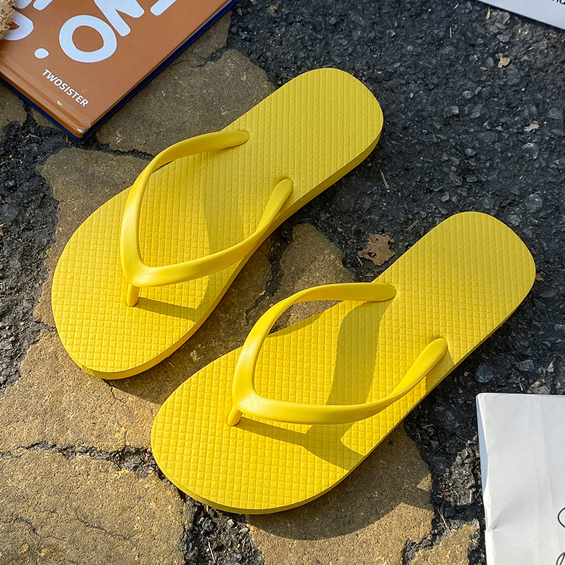 2025 new black flip-flops women's flip-flops women's summer outdoor non-slip flat-heeled beach shoes wholesale undefined
