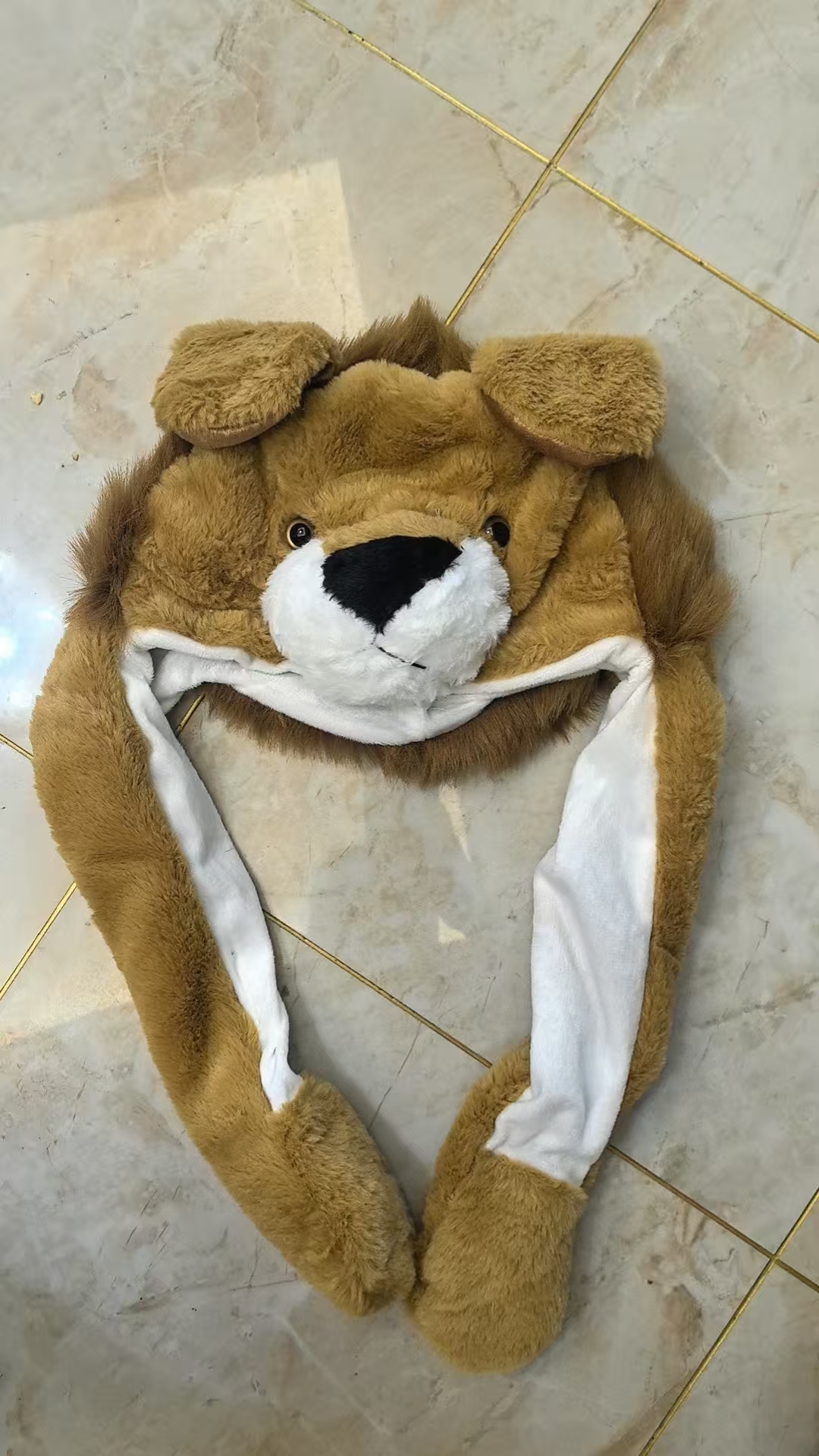 This is a best-selling plush toy doll, cartoon animal, rabbit hat, and the same style as the popular Douyin hat. It can move by pinching the ears Application Scenario