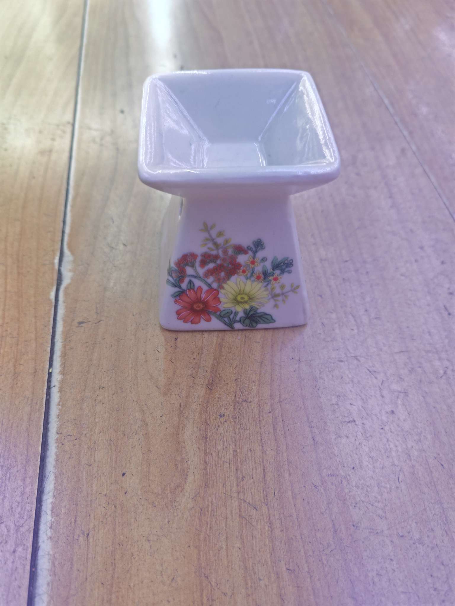 方形贴花陶瓷香薰炉