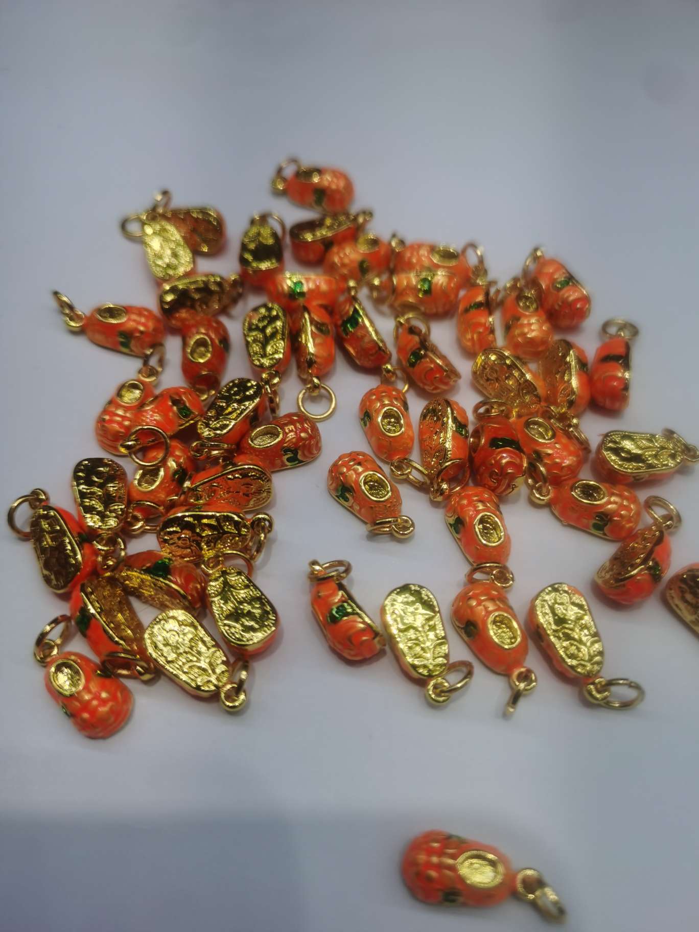 Copper accessory tiger-head shoes details Picture