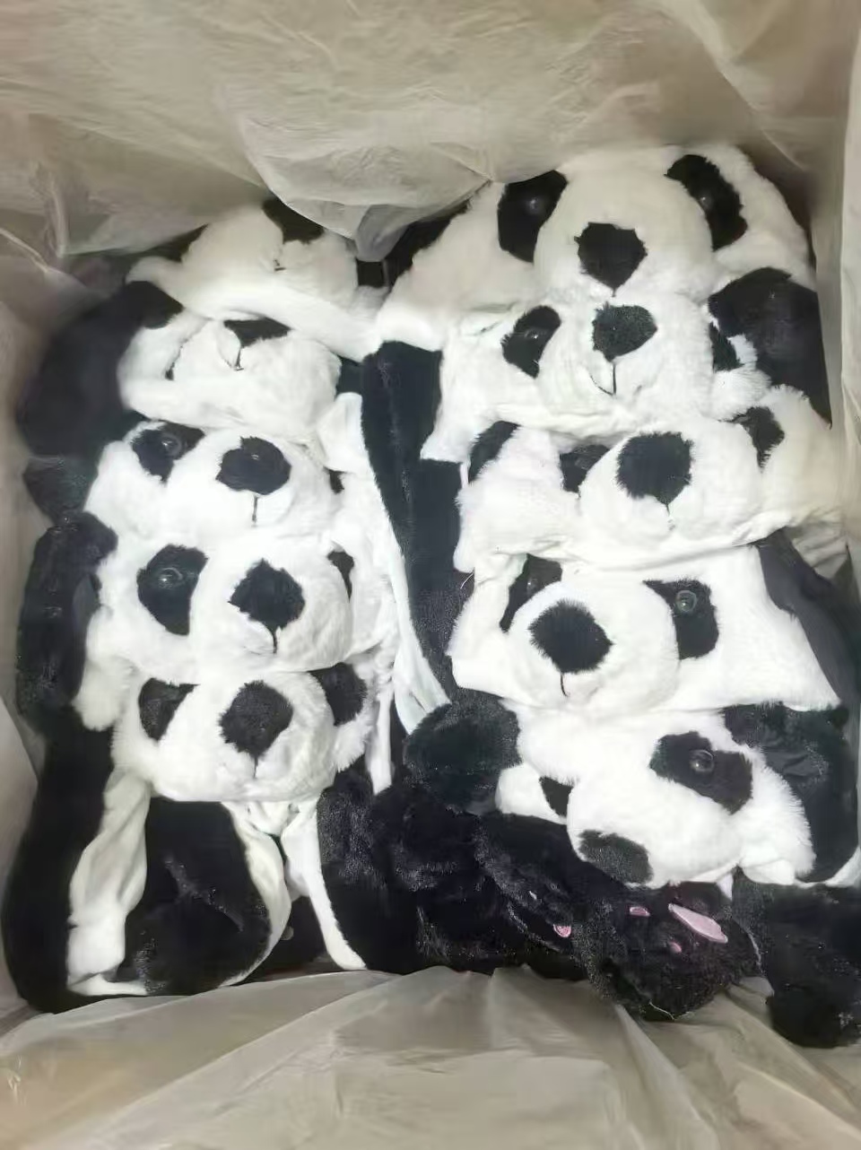 This is a best-selling plush toy doll, cartoon animal, rabbit hat, and the same style as the popular Douyin doll that moves by pinching the ears Application Scenario