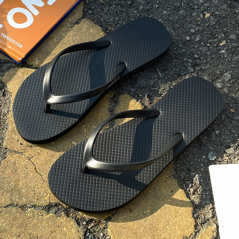 2025 new black flip-flops women's flip-flops women's summer outdoor non-slip flat-heeled beach shoes wholesale undefined