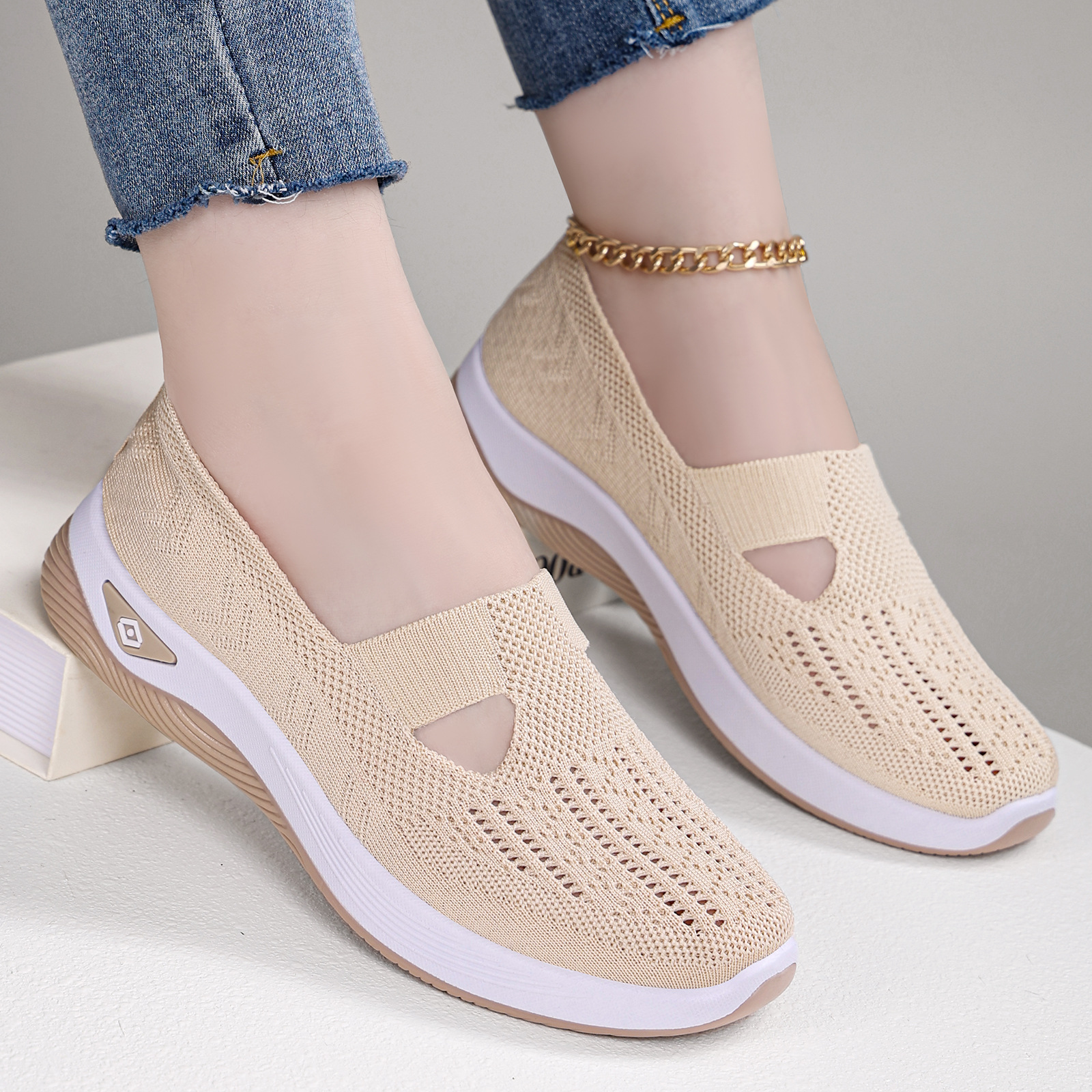 shoes women's shoes new casual shoes women's fashion shoes breathable old beijing cloth shoes cross-border manufacturers send mom shoes undefined