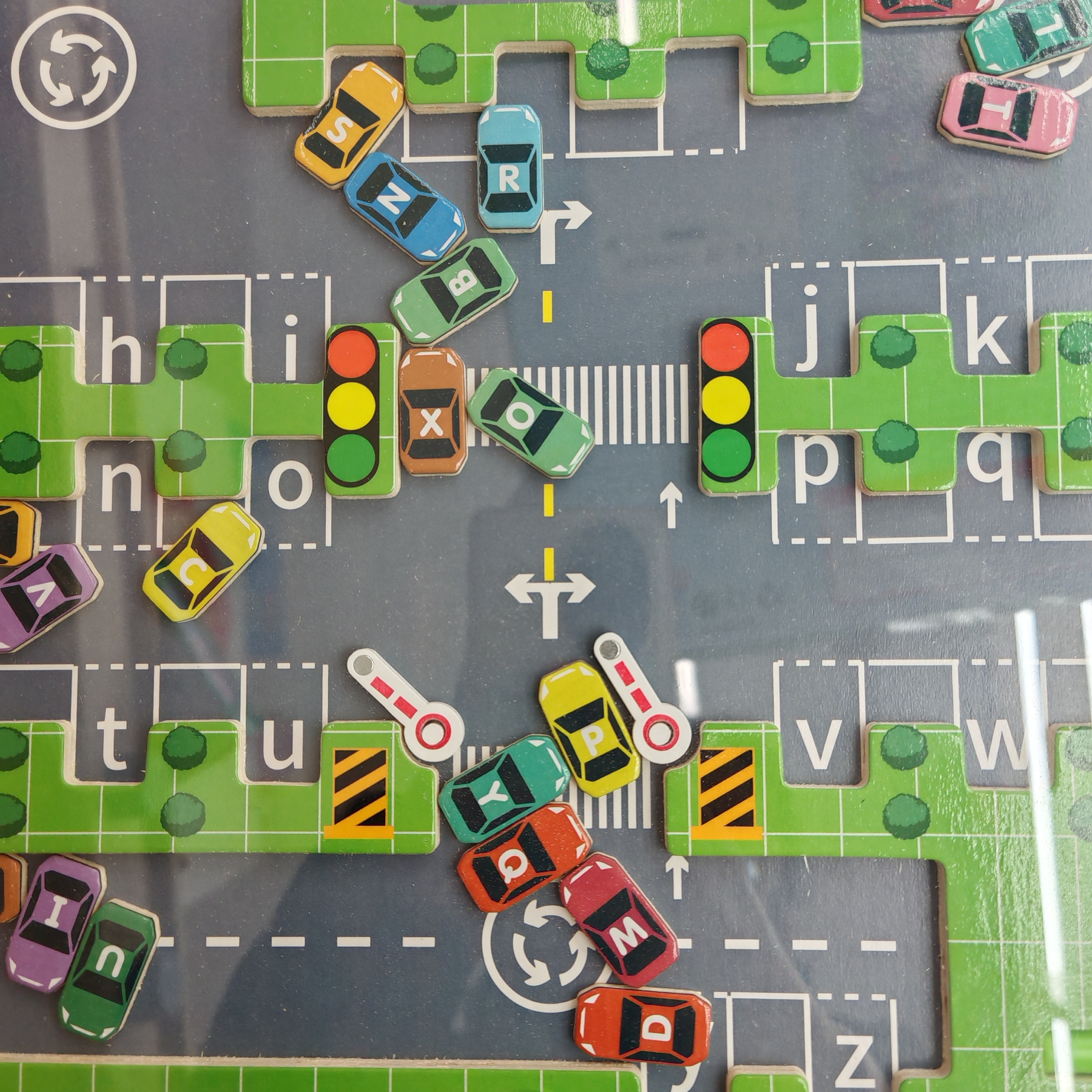 Children's traffic maze game, educational toys for children over 36 months old, cultivating logical thinking and interaction, parent-child toys, early education toys Application Scenario