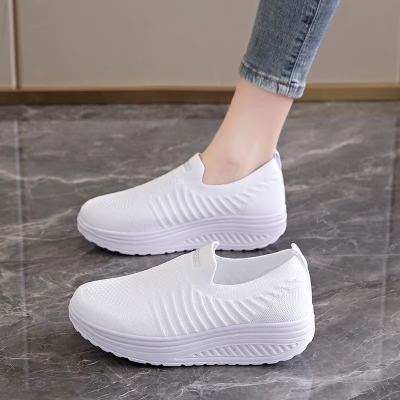 all black shoes for work women's 2025 spring and summer long standing not tired feet kitchen black shoes platform muffin rocking shoes full figure