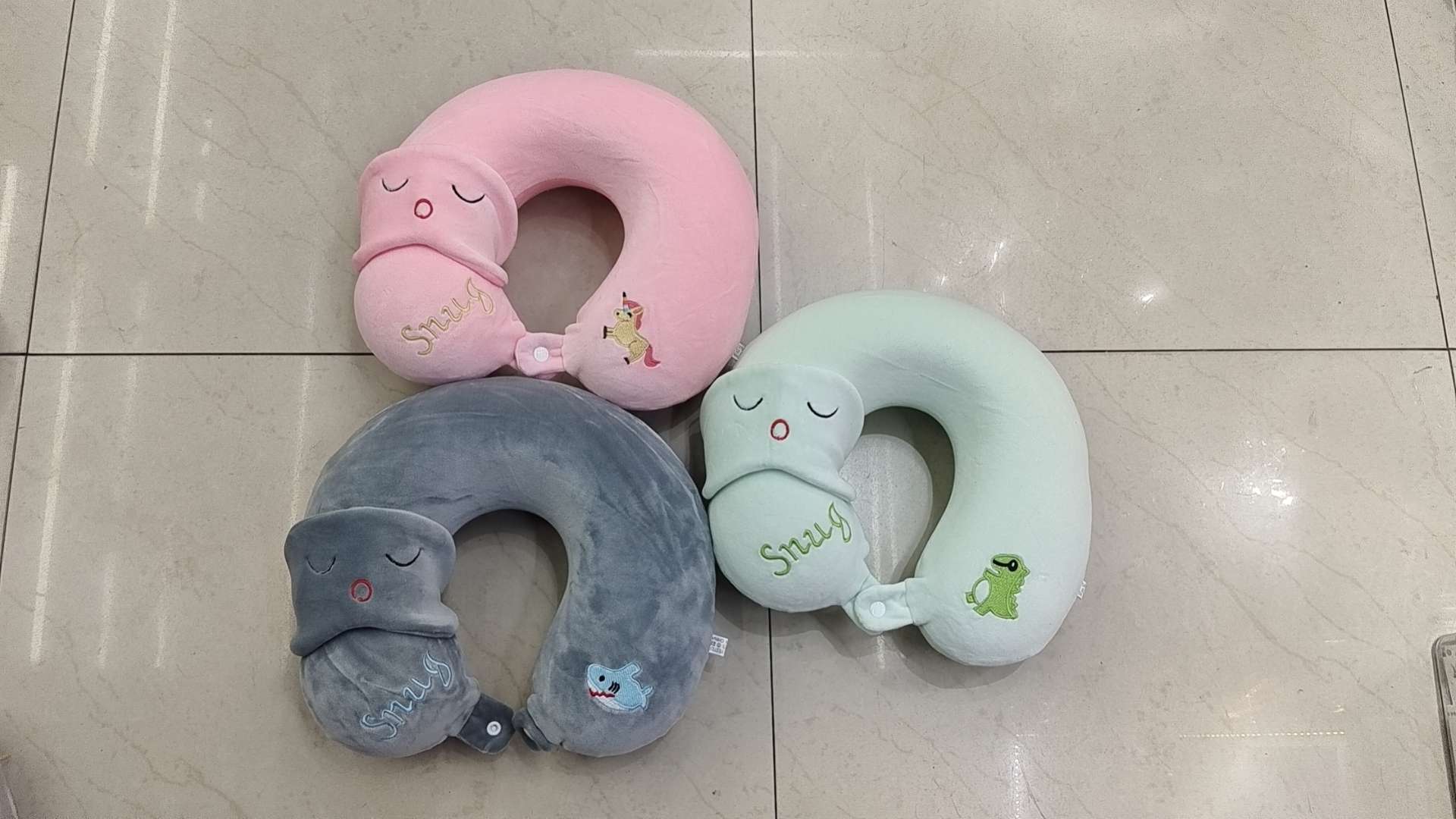 毛绒玩具u形枕加毛绒眼罩细节图