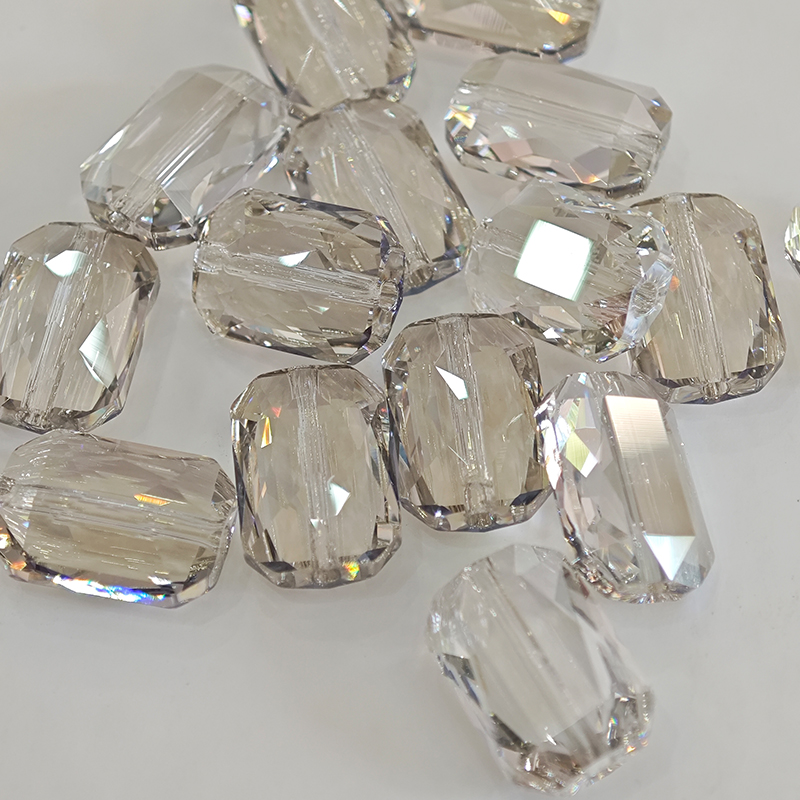 Shijia imported genuine rectangular octagonal through-hole crystal DIY bracelet accessories, Huazi Silver Phantom bracelet woven Application Scenario