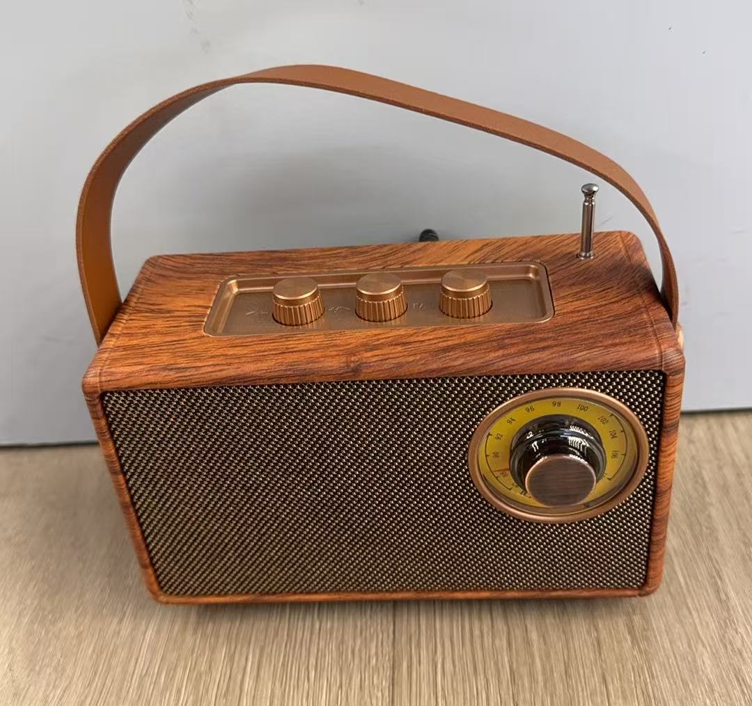 Retro Bluetooth speaker, retro style, trendy portable wireless audio system, high-fidelity desktop mini Bluetooth player details Picture