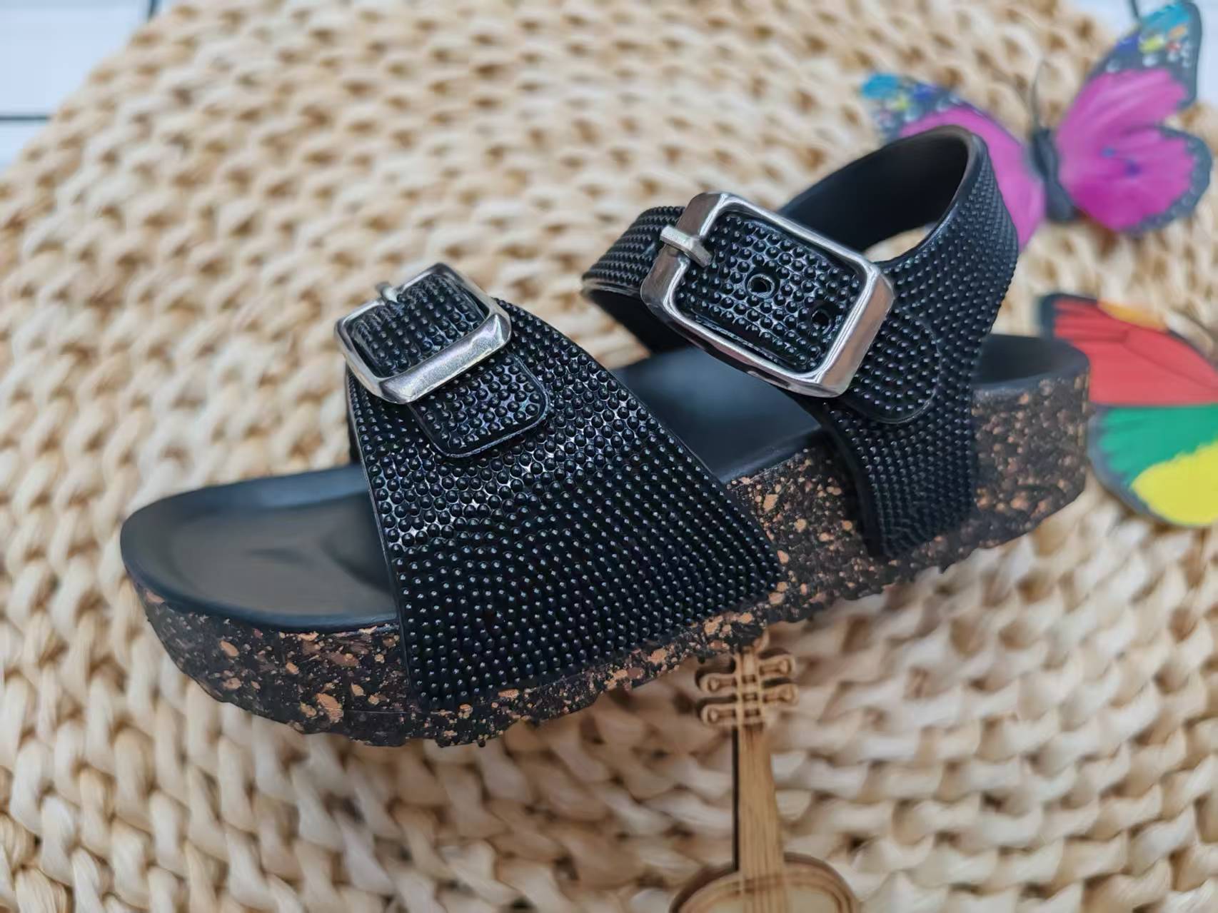 New soft-soled, simple and adjustable sandals for summer 2025 Application Scenario