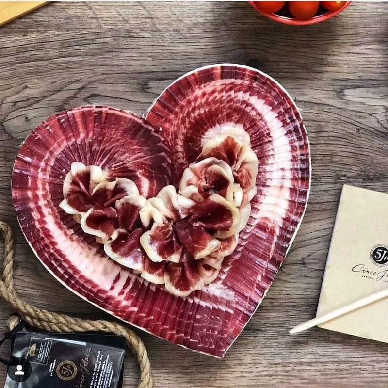 5J Iberian ham, imported from Spain. 5J Iberian ham, purebred black pig acor-fed, black label certified, 70g hind leg, 41 packs