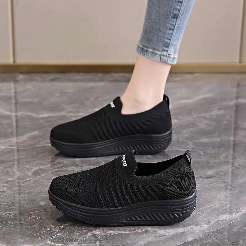 all black shoes for work women's 2025 spring and summer long standing not tired feet kitchen black shoes platform muffin rocking shoes details Picture