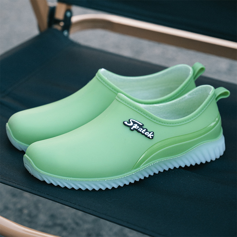 Fashionable rain boots, women's outdoor walking, anti-slip short-top water shoes, water boots, short-top rain boots, car wash, grocery shopping, kitchen shoes, rubber shoes, 200 Application Scenario