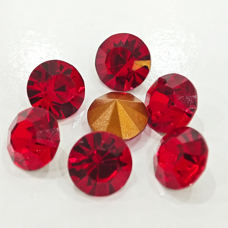 Factory direct sales of DIY accessories for the Czech No. 47 large red color round pointed bottom diamond super flash 10.7mm opera headwear Specification image