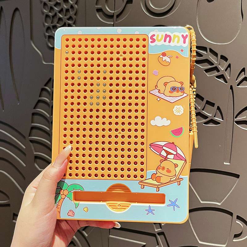 Original Capibara magnetic steel ball drawing board keychain, cute cartoon capybara, fun little toy schoolbag pendant Application Scenario