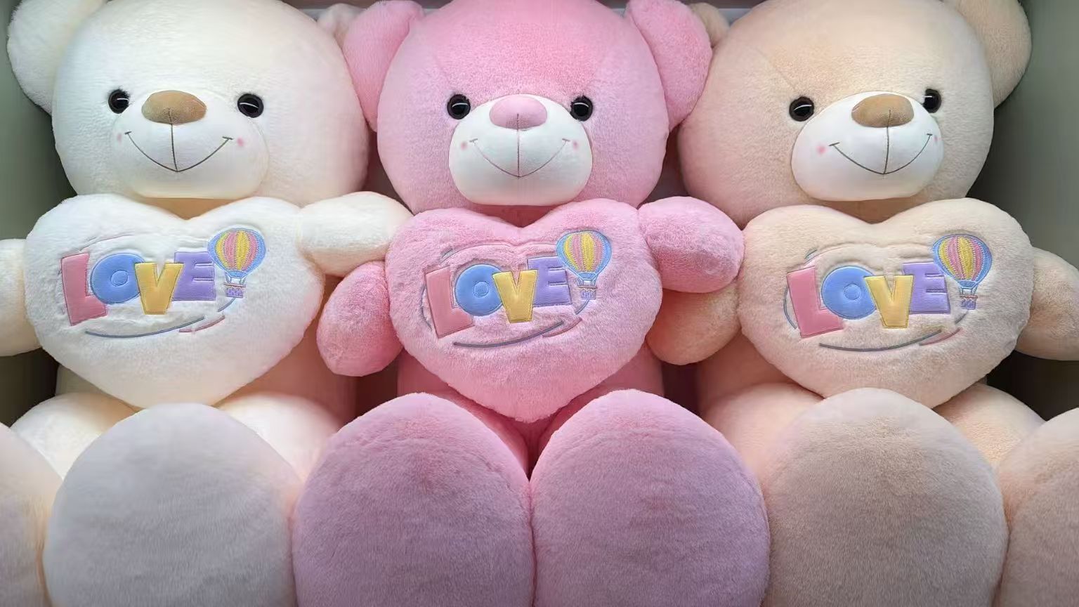 80CM抱心LOVE熊  毛绒玩具公仔 