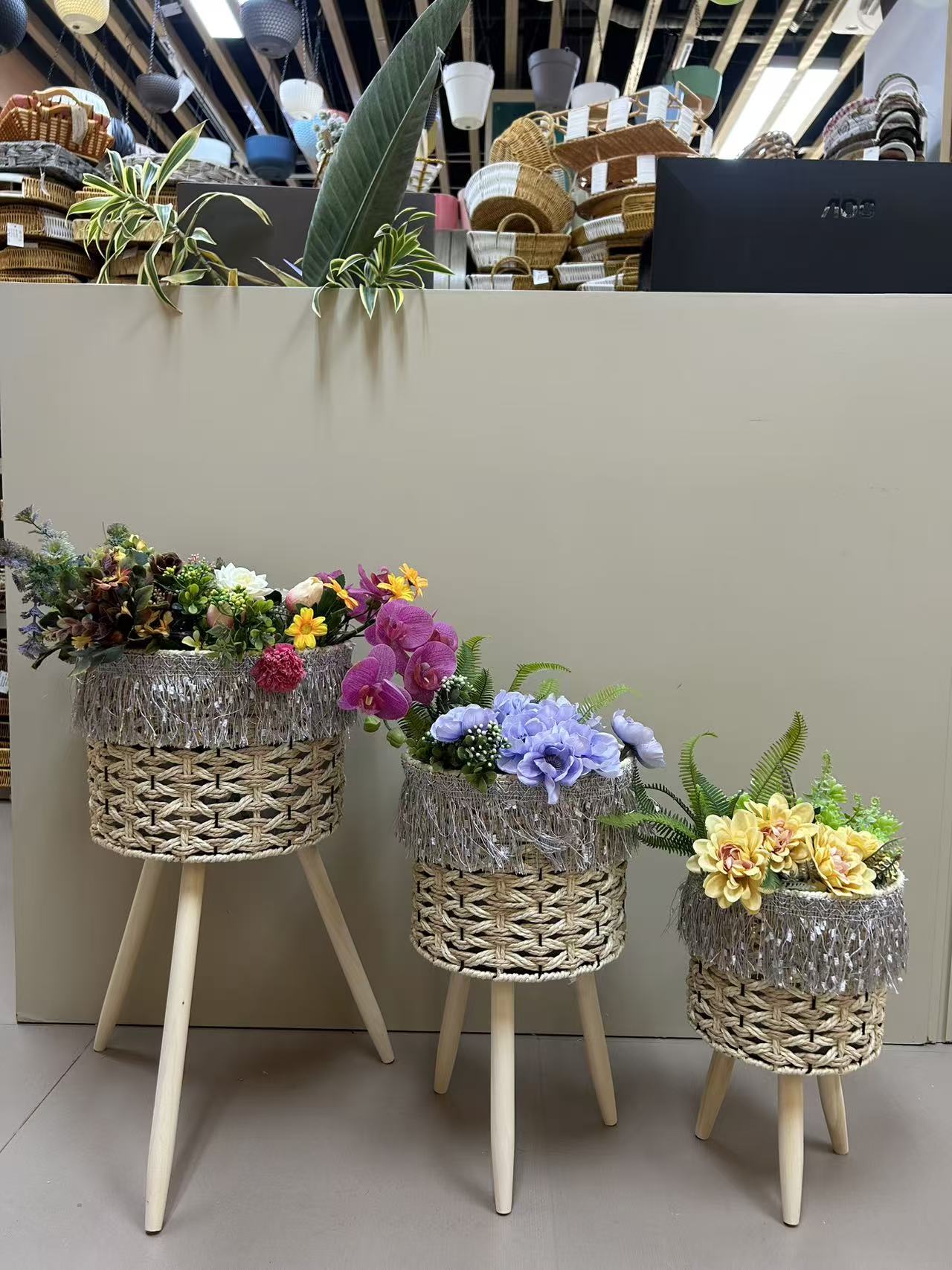 Nordic style creative pure handcrafted outer woven flower baskets, high flower stands, floor-standing indoor and outdoor decoration, green ivy garden potted plants, artificial flowers/real flowers, suitable for 2 flowerpots