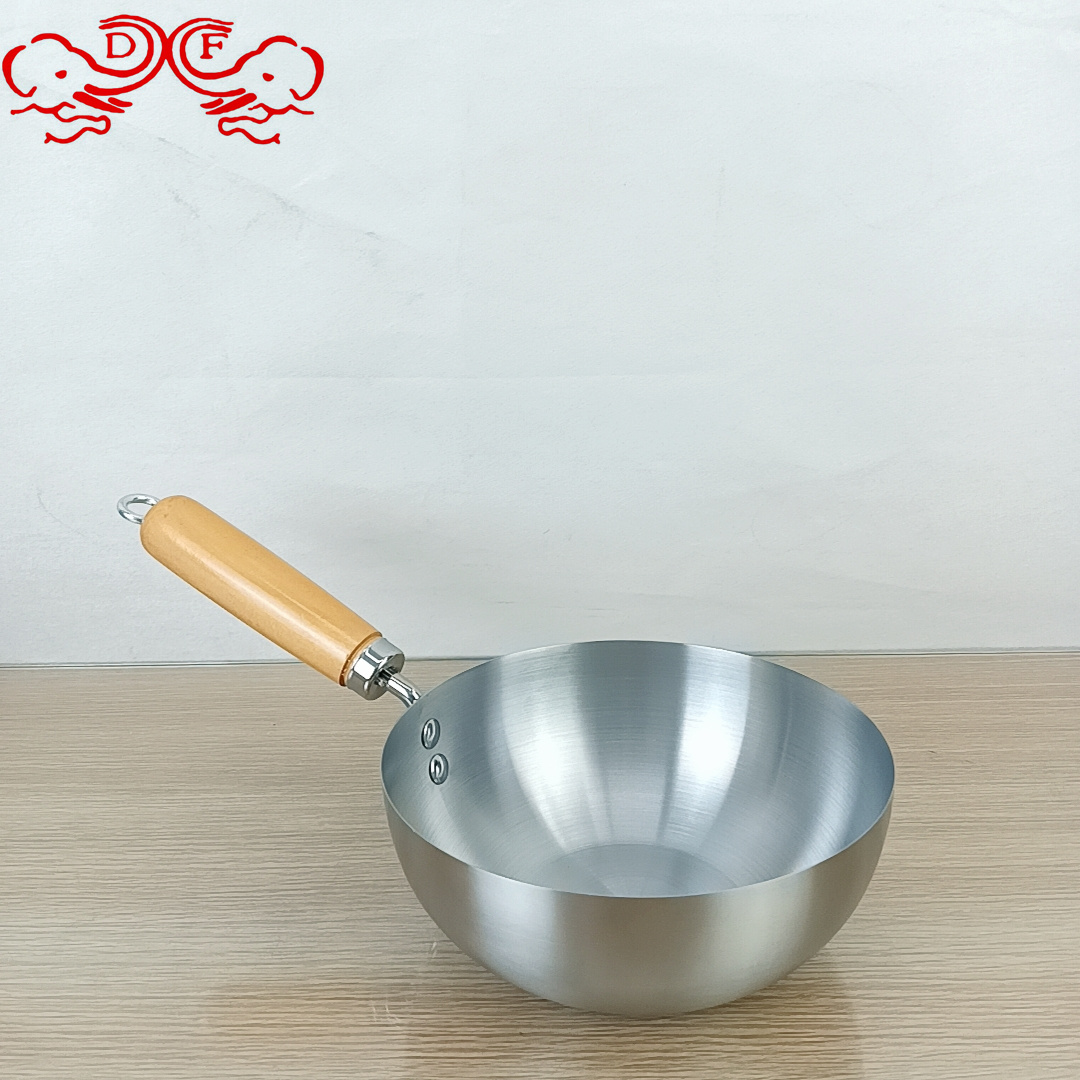 DF68244 wooden-handled small wok, thickened stainless steel, food-grade dry pot cookware, alcohol stove, small hot pot, induction cooker, non-stick pan, DF TRADINGHOUSE Application Scenario