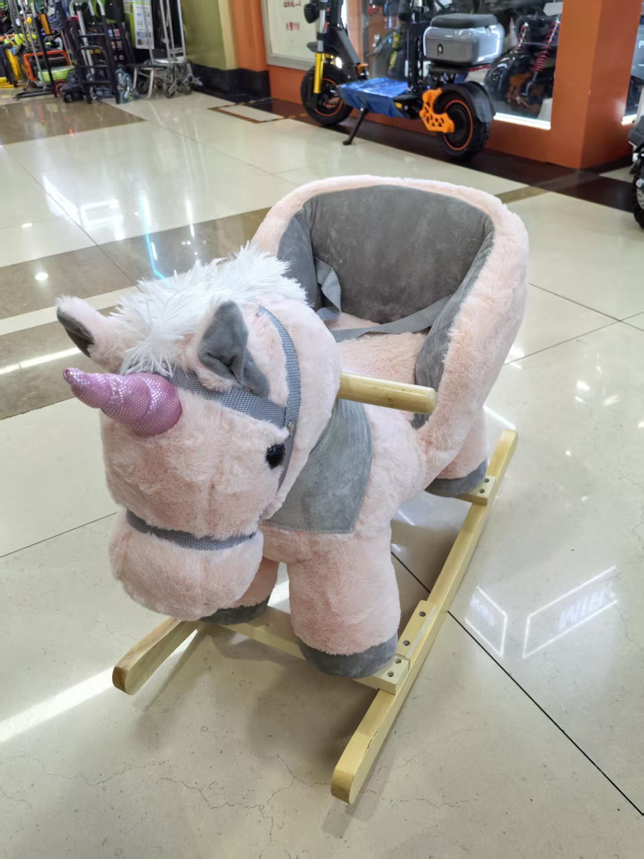 毛绒公仔椅实物图