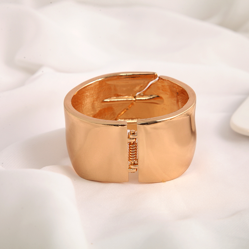 Cross-border exclusive simple and fashionable diamond-encrusted women's jewelry, trendy, versatile and exquisite bracelet Item Picture