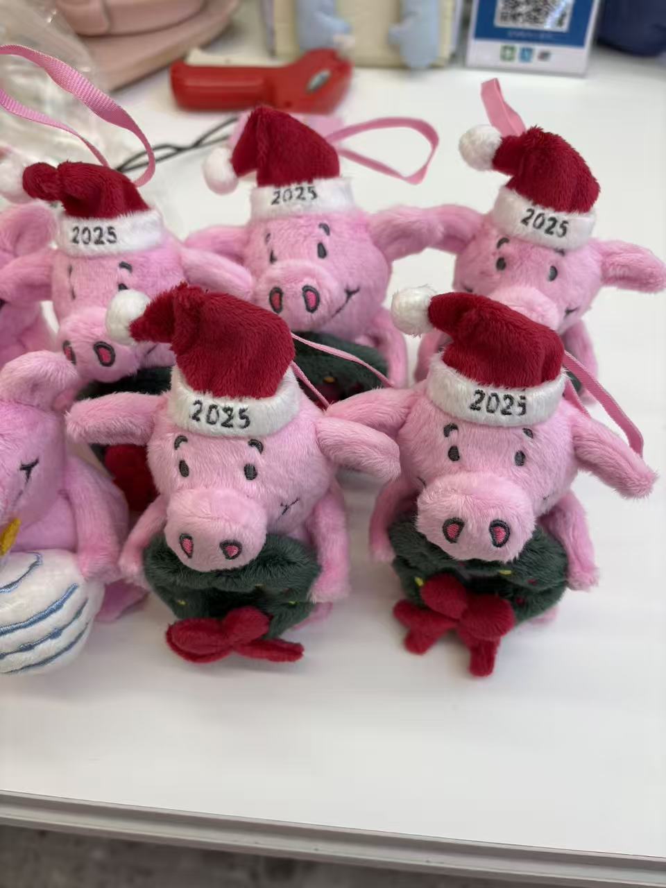 British PERCYPIG Martha Pig Christmas style plush pendant toy, British trend Percy Pig Pig-related pig pendant Item Picture