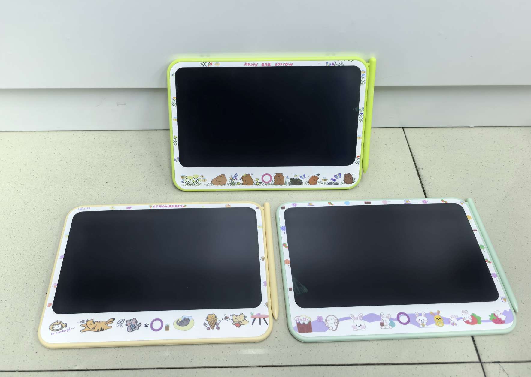 卡通面贴液晶板。