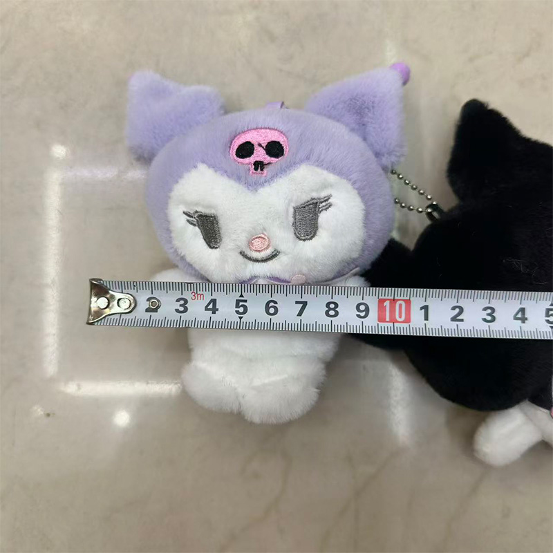 Two-color Kuromi mascot animal plush toys, souvenirs, dolls, cartoon accessories, pendants, plush figurines, keychains, cloth dolls, cute decorations, gifts, claw machine factory direct sales Application Scenario