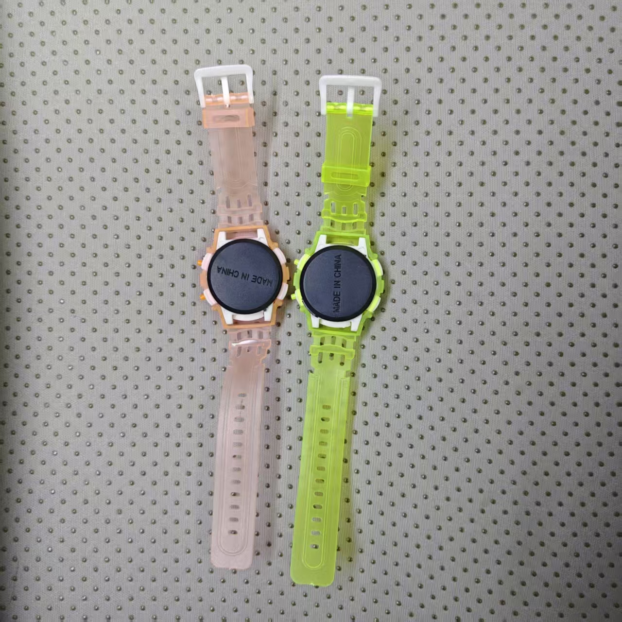Colorful and fashionable electronic watches with a trendy and sporty style. Each box contains 12 pieces of color options to choose from. A must-have for youthful vitality. Wholesale from the manufacturer Specification image