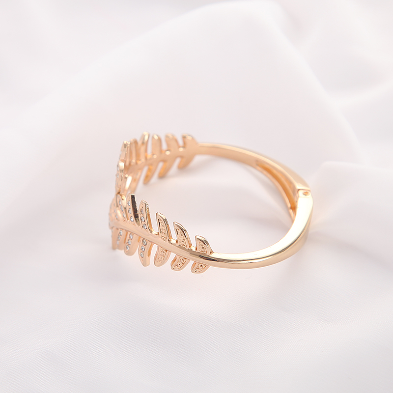 Cross-border European and American exclusive best-selling, simple and fashionable women's jewelry, trendy and versatile, exquisite bracelets Specification image