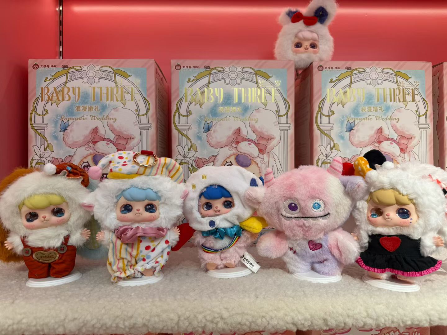 This is a genuine plush vinyl doll from the Lolita series. It's a cute and high-end Lolita-style plush vinyl toy detail image 2